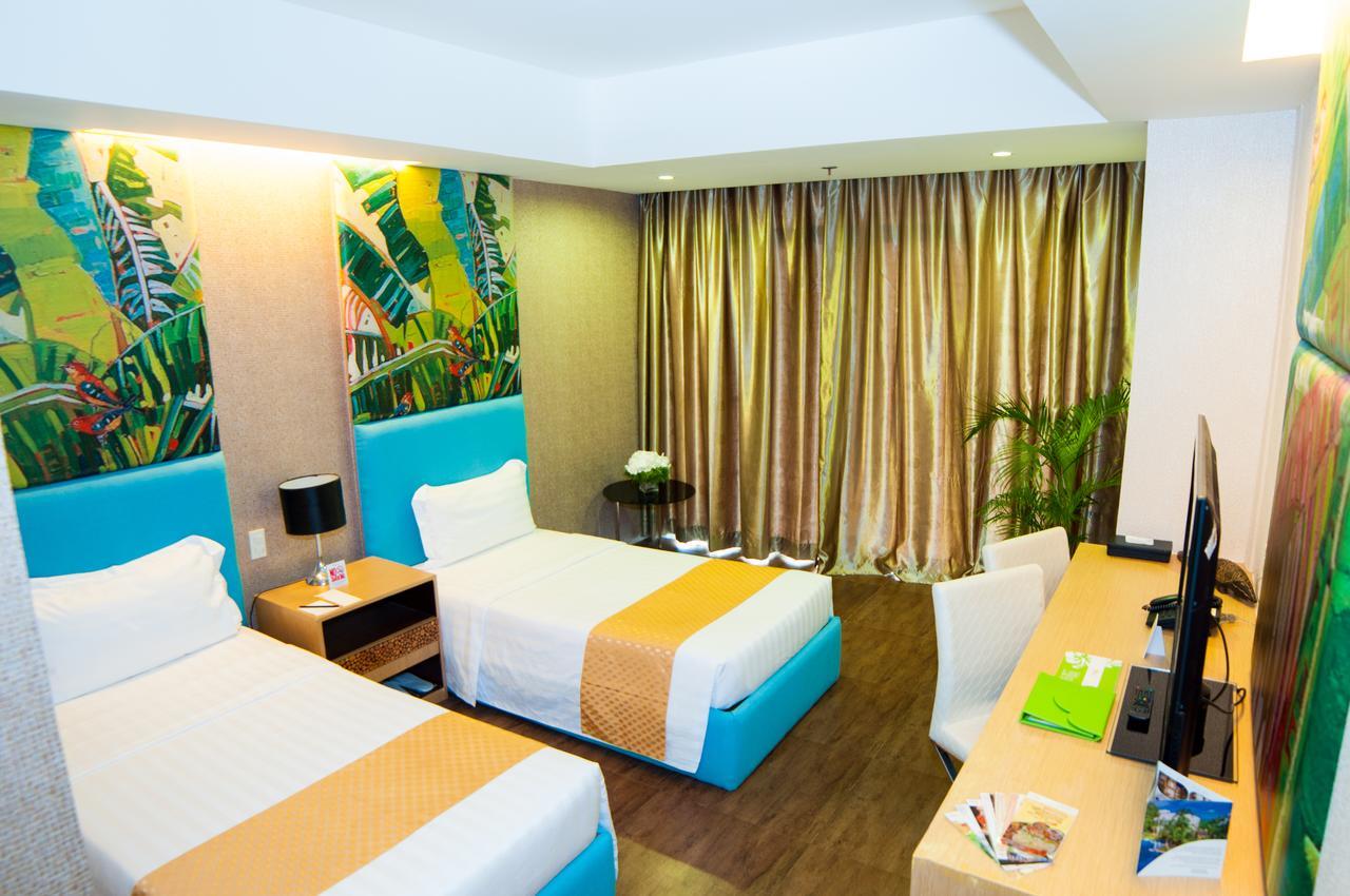 Aziza Paradise Hotel Puerto Princesa Exterior photo