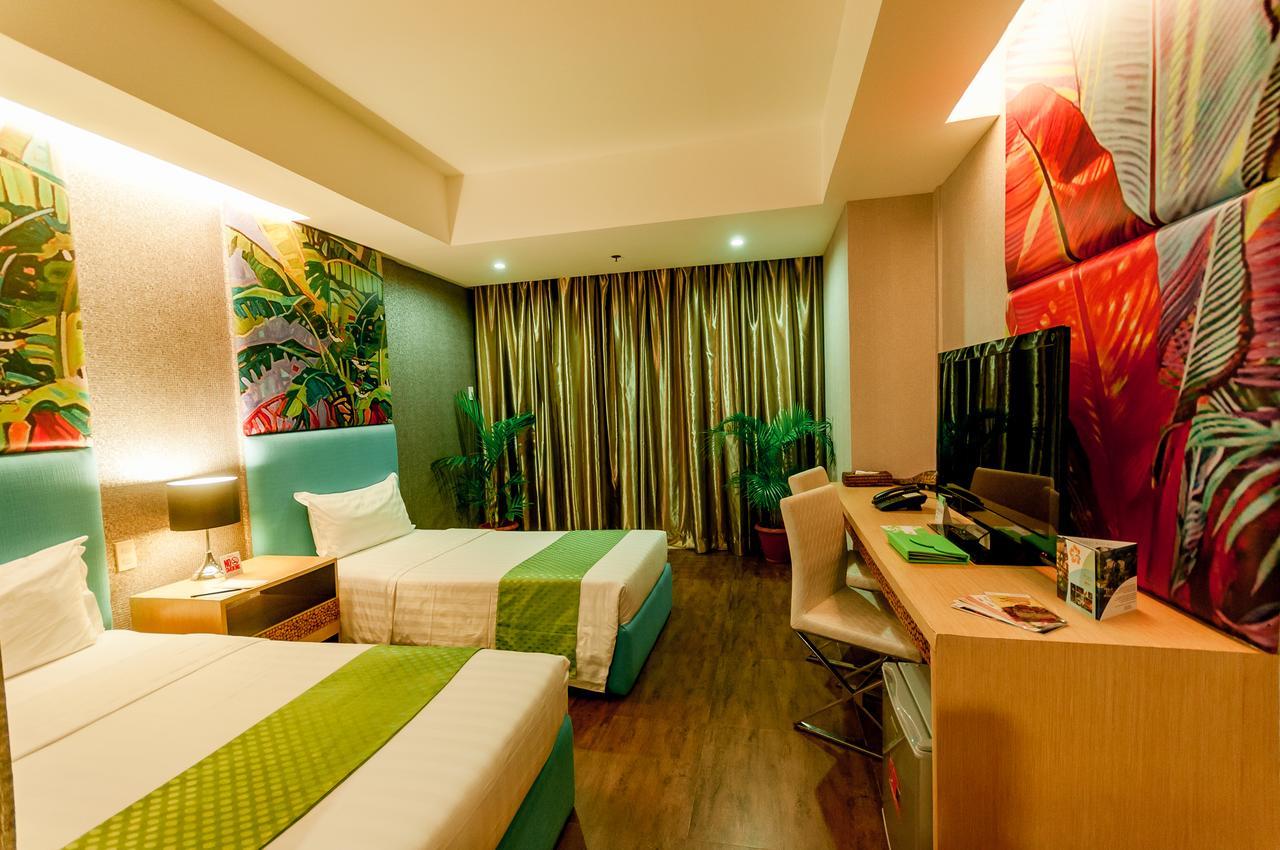 Aziza Paradise Hotel Puerto Princesa Exterior photo